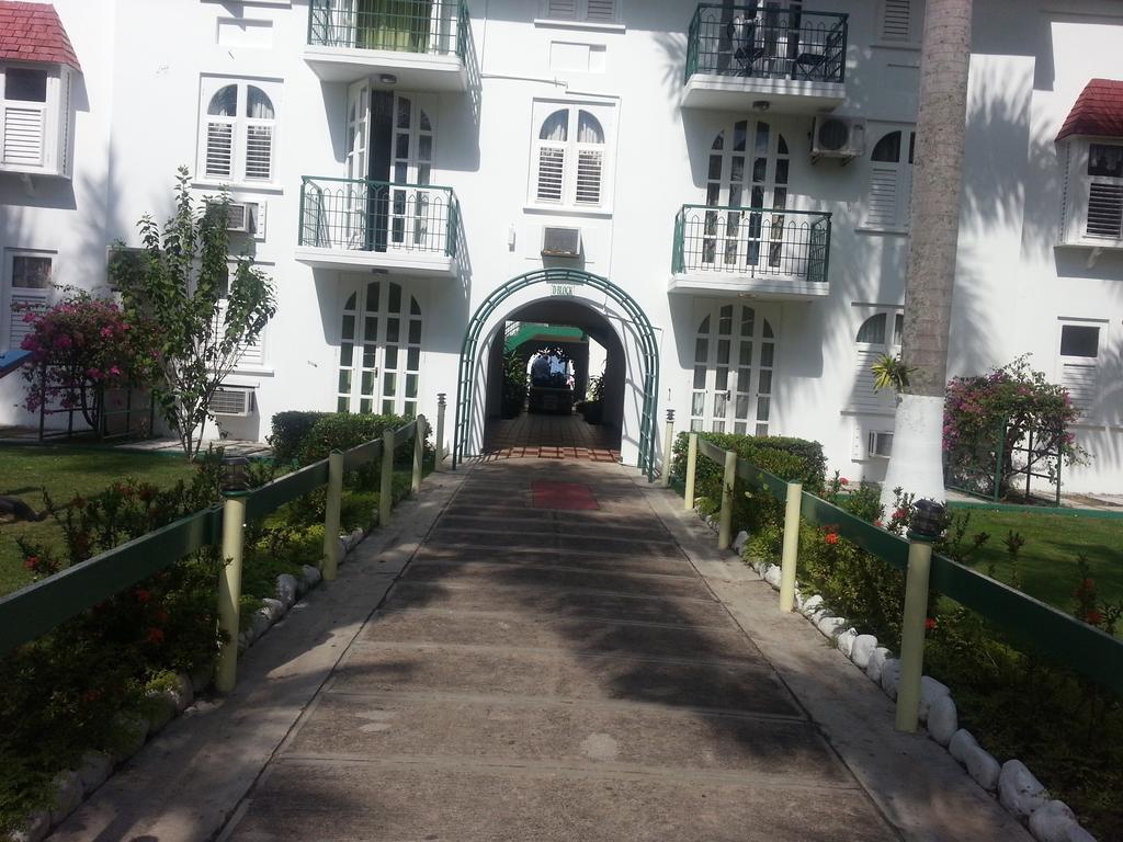 Apartment Treasure At Sandcastles Ocho Rios Eksteriør bilde